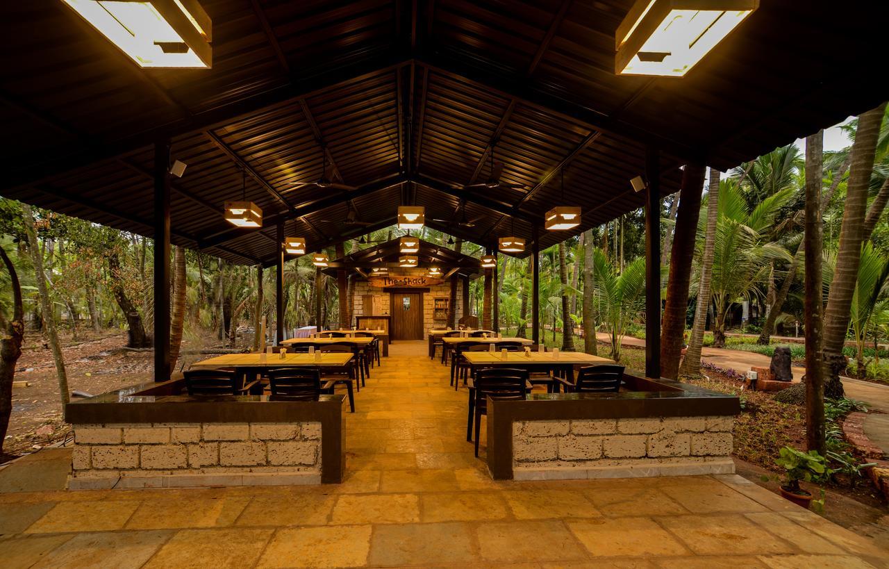 Feet Up Amaranth Resort Dāpoli Exterior foto